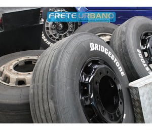 Os pneus são originais mas têm a