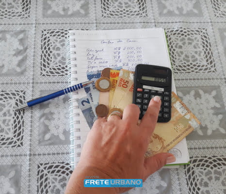 Como reduzir as despesas do mês, o que cortar?