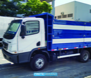 Carroceria tipo graneleira com guardas duplas