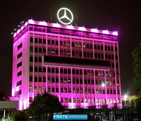 Mercedes-Benz do Brasil veste rosa durante o mês de outubro