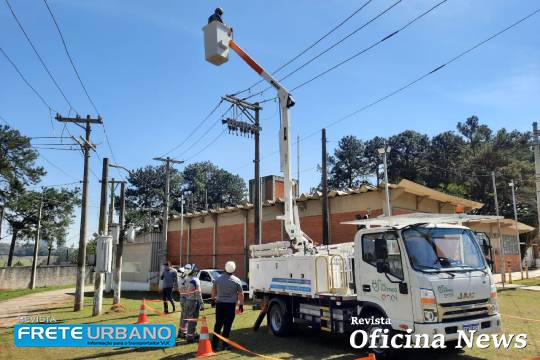 Caminhão elétrico com cesto aéreo é usado pela Enel em SP