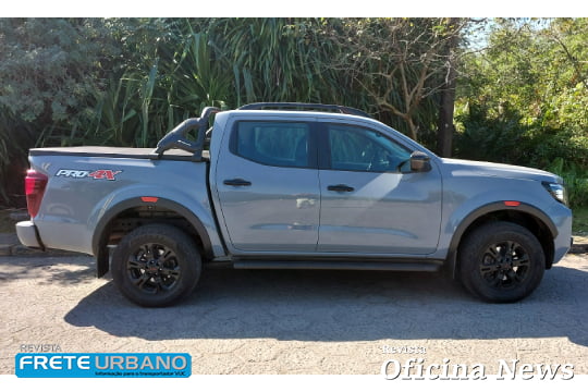 Nissan Frontier PRO4x: suspensão multilink e motor bi-turbo diesel