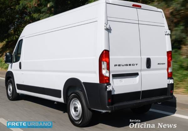 Novo Peugeot Boxer chega com motor 2.2 e mais segurança