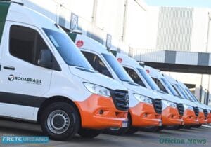 Mercedes-Benz inicia frota Sprinter com motoristas mulheres