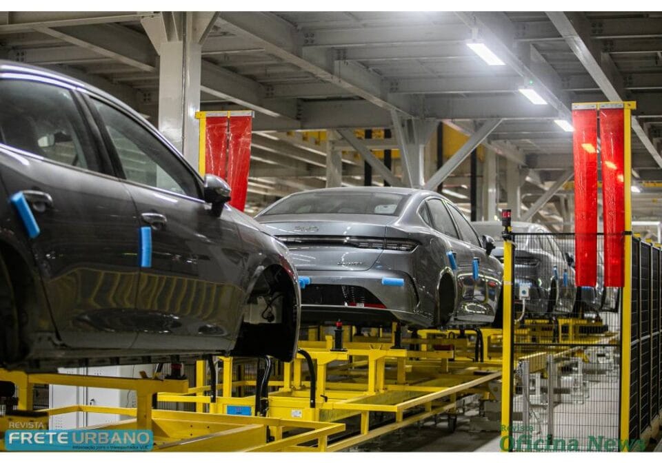 BYD inaugura fábrica de elétricos e lança carro híbrido flex