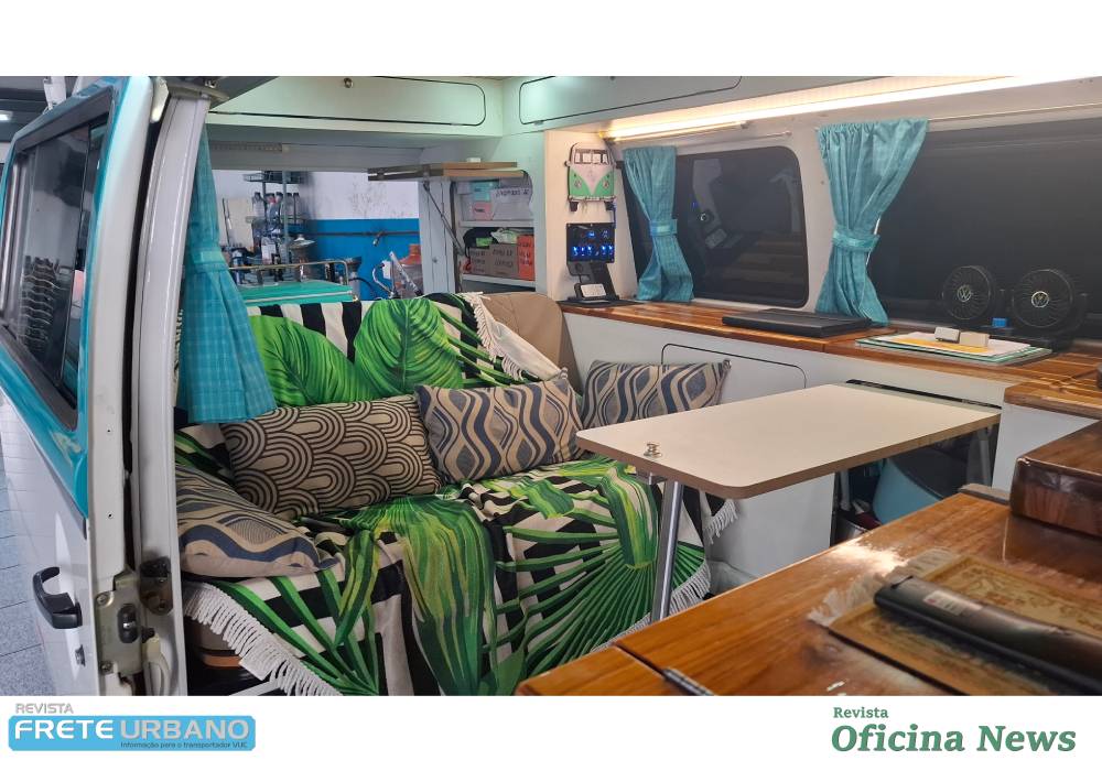 VW Kombi transformada mostra versatilidade para viajar